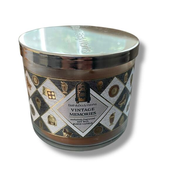 Bath & Body Works Vintage Memories 3 Wick Candle Sweet Cream Cinnamon 14.5 oz - Picture 4 of 12